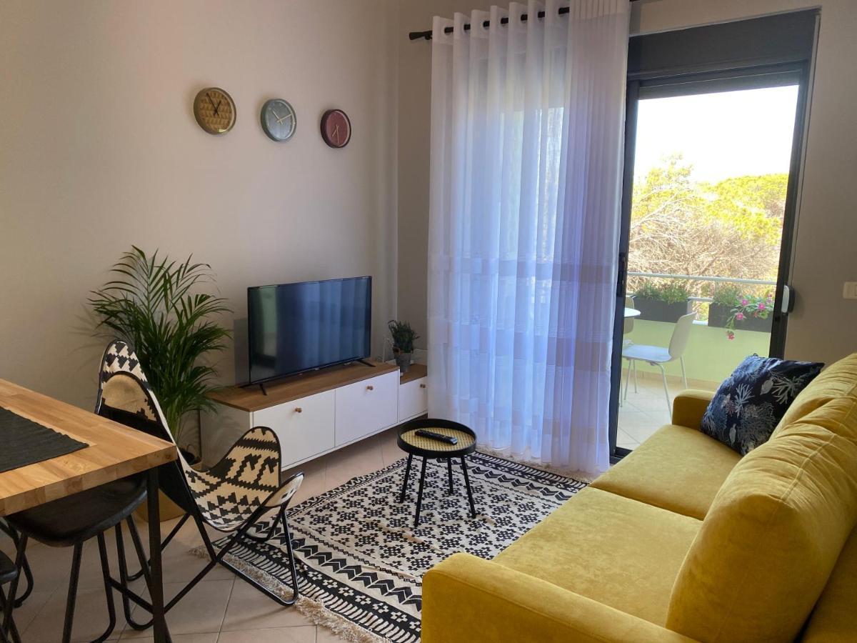 Cheerful 2-Bedroom Apartment In Golem Golem  Dış mekan fotoğraf