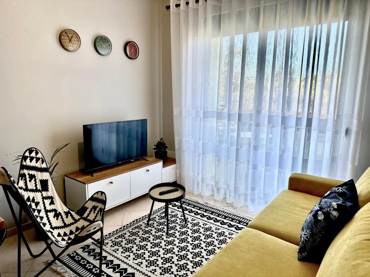 Cheerful 2-Bedroom Apartment In Golem Golem  Dış mekan fotoğraf